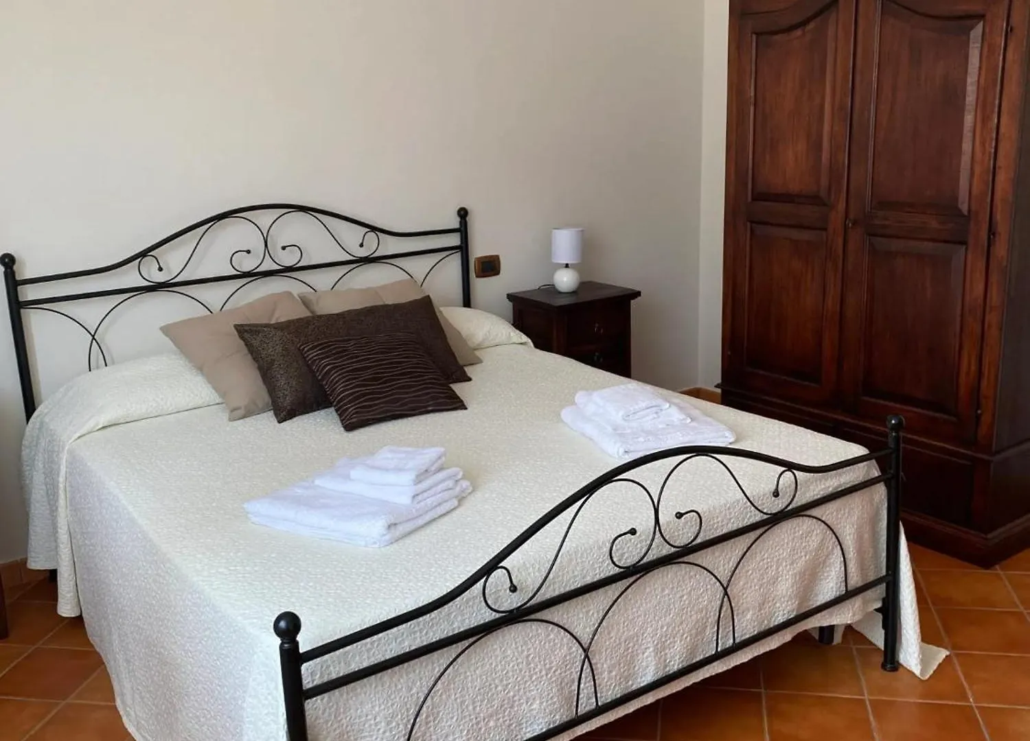 Spacious Apartment In Montallegro With Stunning Views 0*,
